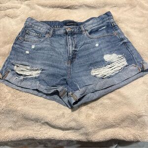 Aeropostale Mom Short Distressed Cuffed Lightwash Size 12